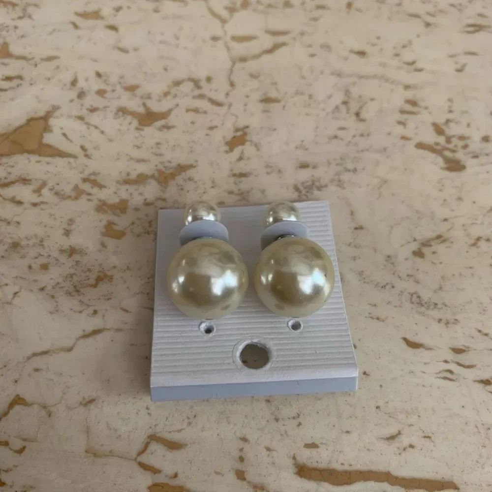 Off white pearl earrings - Picture 5 of 6